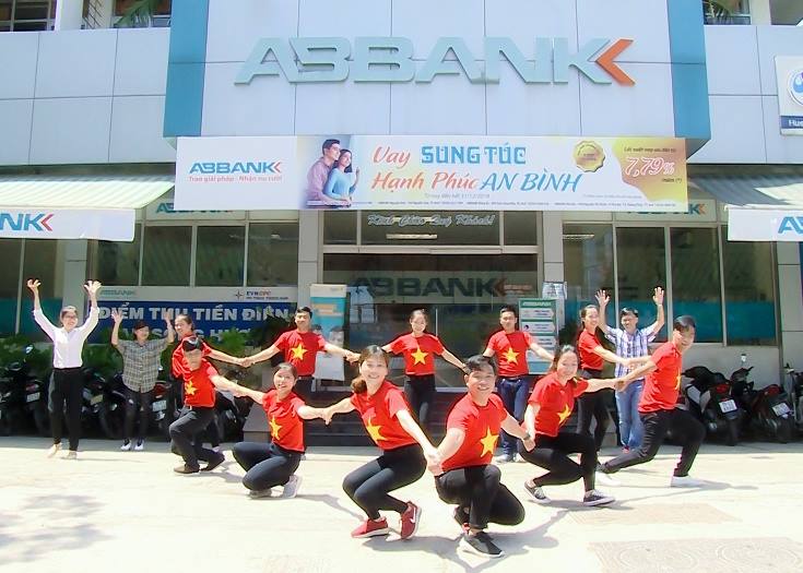 VPBank, ABBank đồng loạt kỷ niệm 25 năm thành lập