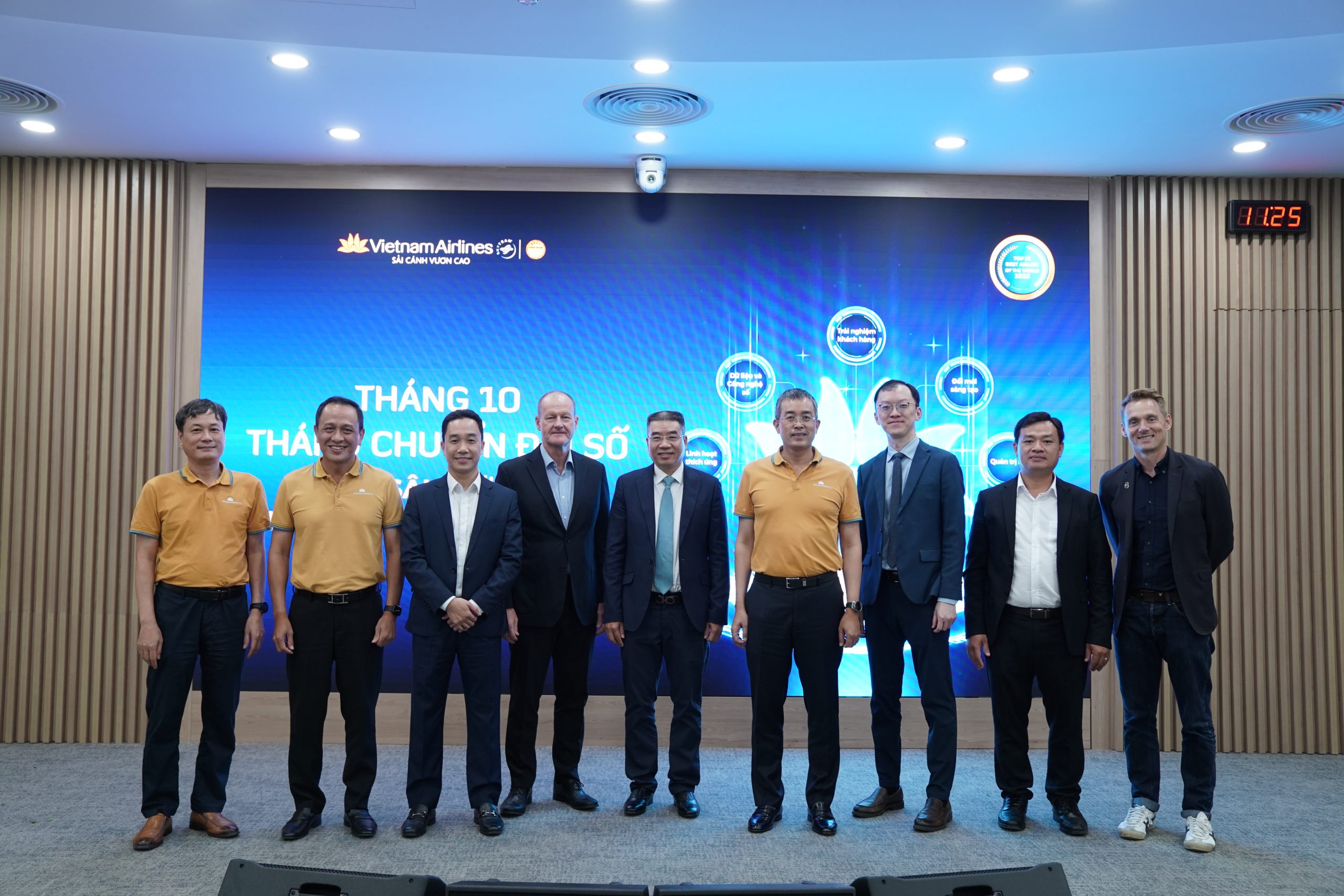 Blue C đồng hành cùng Vietnam Airlines xây dựng Văn hóa số