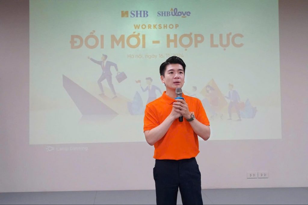 Phó chủ tịch kiêm Phó Tổng giám đốc Ngân hàng SHB Đỗ Quang Vinh phát biểu tại workshop Đổi mới - Hợp lực