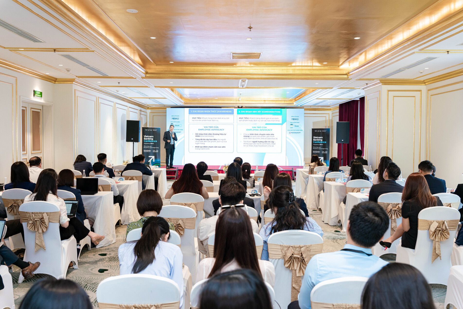 Tối ưu marketing ngành ngân hàng: Khai phá sức mạnh từ Employee Advocacy