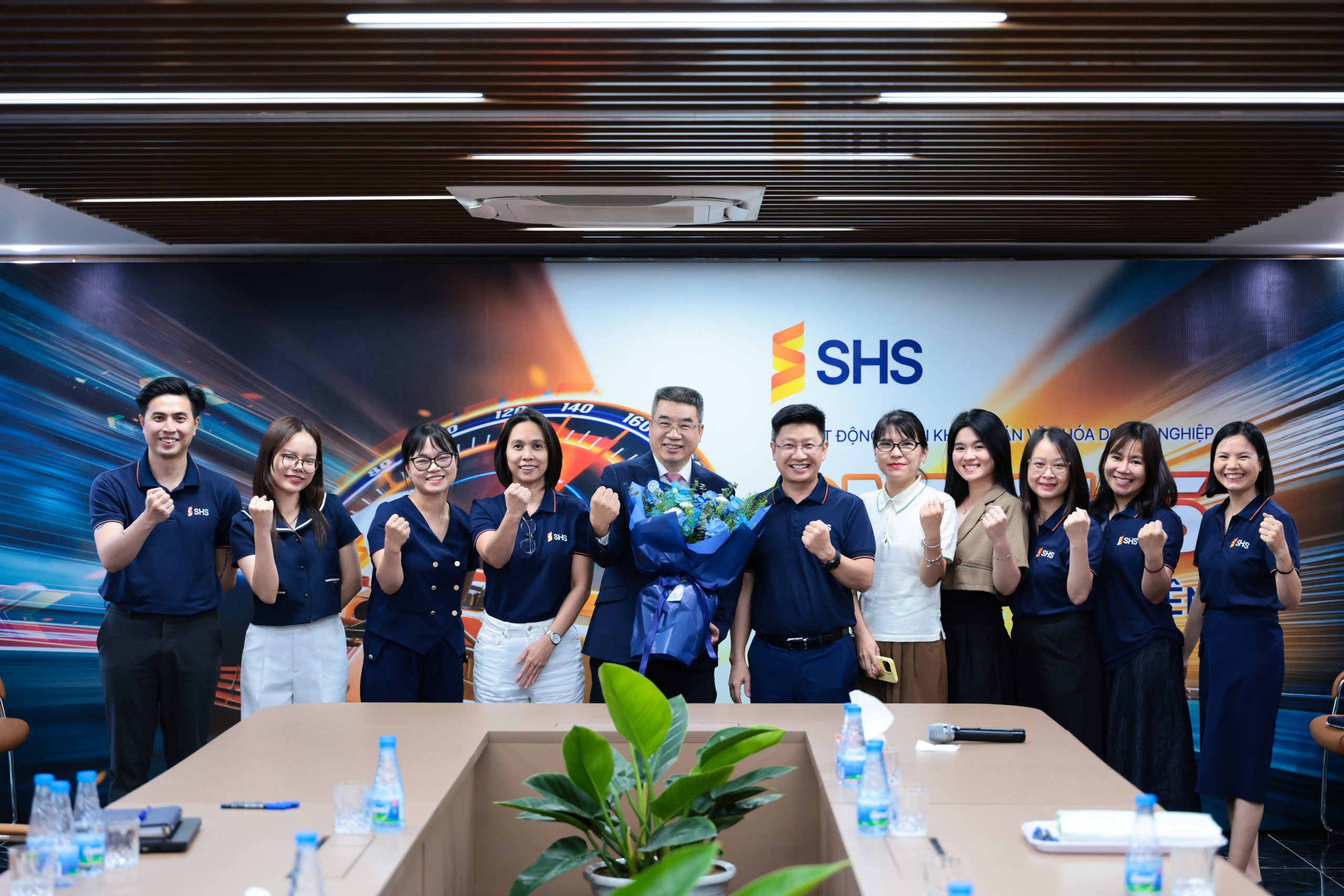 Khởi động dự án văn hoá doanh nghiệp SHS: Xây dựng nội lực cho giai đoạn tăng tốc mới